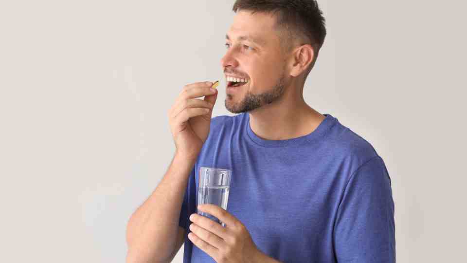 Should I choose finasteride or minoxidil?